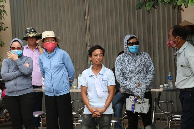 Đám tang đẫm nước mắt, hàng trăm người dân đến tiễn đưa chiến sĩ CSCĐ bị tài xế xe khách tông tử vong-6