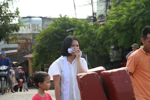 Đám tang đẫm nước mắt, hàng trăm người dân đến tiễn đưa chiến sĩ CSCĐ bị tài xế xe khách tông tử vong-12