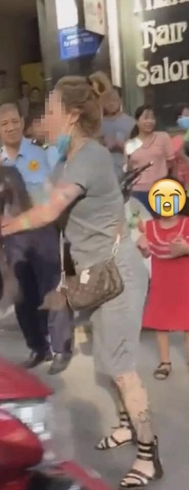 Nữ hiệp xăm trổ vụ đánh ghen ở Lý Nam Đế bị Tuesday dọa rồi phải quỳ xin lỗi-1