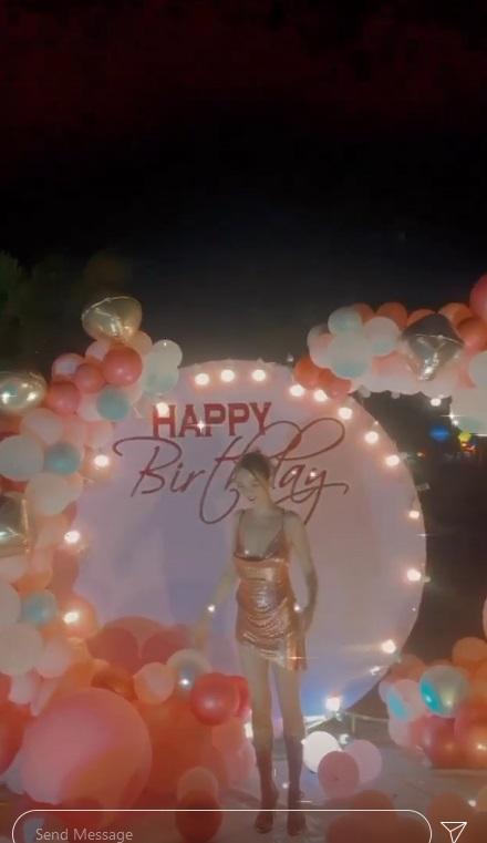 Ngọc Trinh đón tuổi 31 bằng đầm ngắn cũn hằn nội y-7