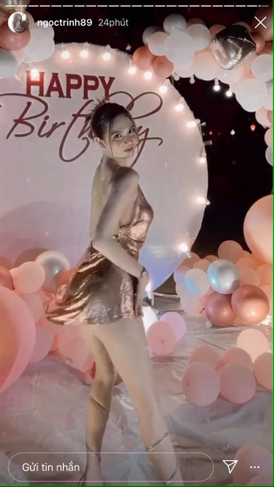 Ngọc Trinh đón tuổi 31 bằng đầm ngắn cũn hằn nội y-4