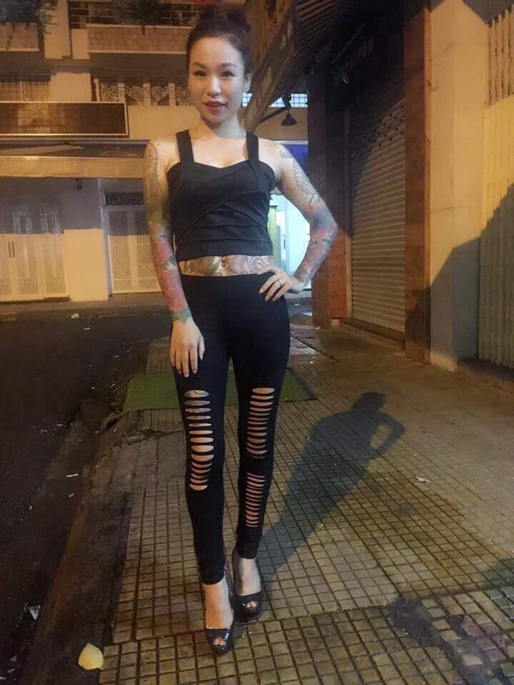 Bà mẹ 3 con hỗ trợ đánh ghen phố Lý Nam Đế: Mặc váy bị giảm năng suất ra đòn. Tiếc-8