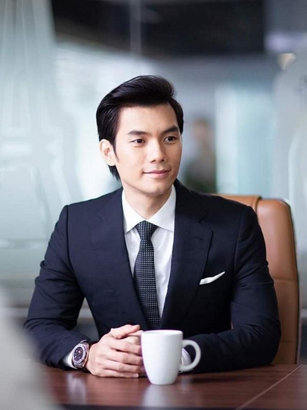 Nhan Phúc Vinh là gương mặt quen thuộc của khán giả phía Nam nhưng những bộ phim anh tham gia vẫn chưa đủ sức hút. Tên tuổi của anh được khán giả cả nước biết đến khi vào vai Tùng trong bộ phim "Ngày ấy mình đã yêu". Và gần đây là Minh trong "Tình yêu và tham vọng".