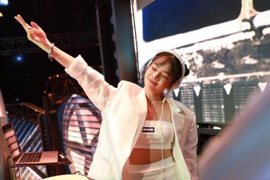 DJ Mie nhịn đói cả ngày khi quay 'Rap Việt'