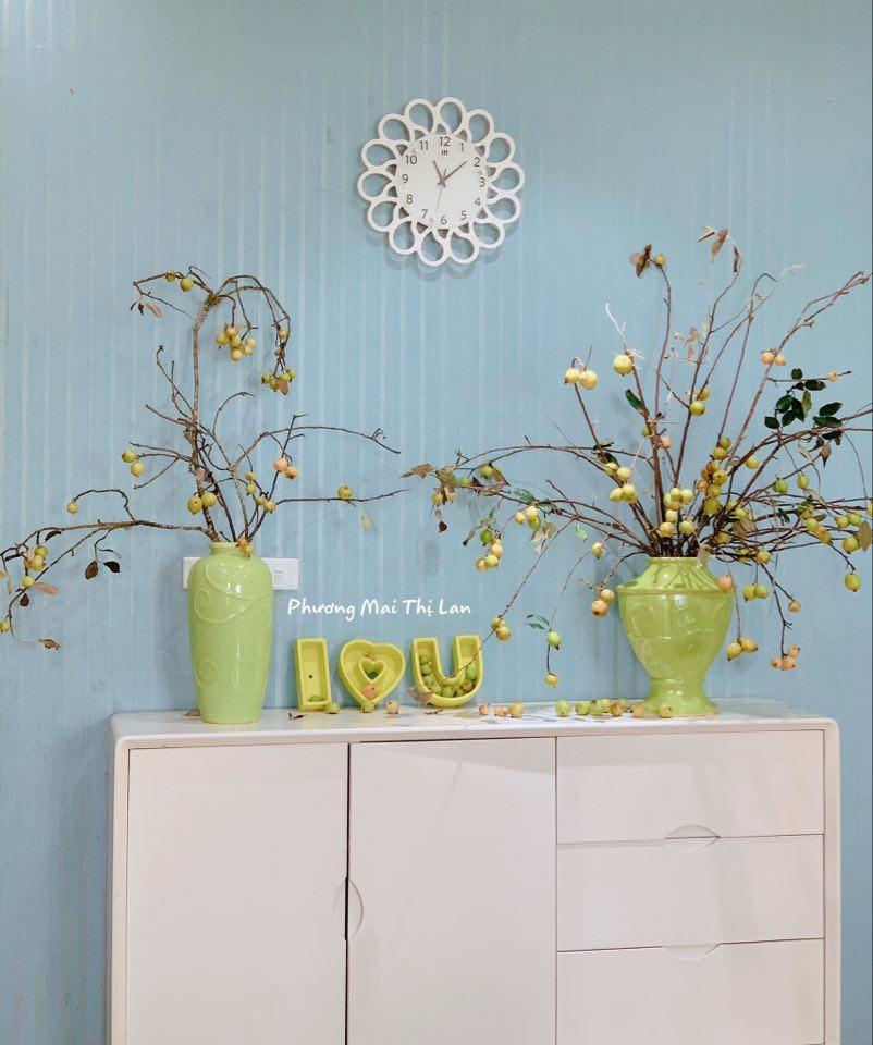 Học lỏm cách cắm cành táo mèo của mẹ Hà Nội, nhìn đẹp như tranh bảo sao bão like-1
