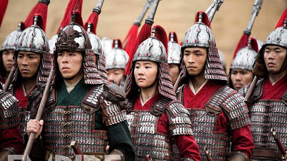 Được đầu tư 4600 tỷ đồng, Mulan vẫn đầy rẫy những hạt sạn ngớ ngẩn-4