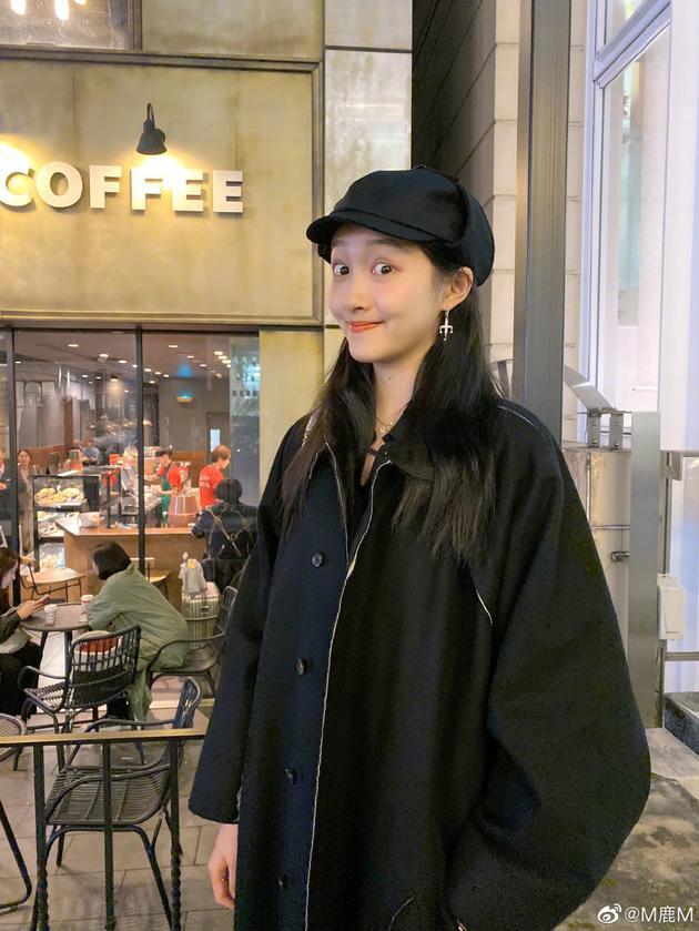 Vắng bóng Lộc Hàm, Quan Hiểu Đồng lên đồ sexy trong ngày sinh nhật-8