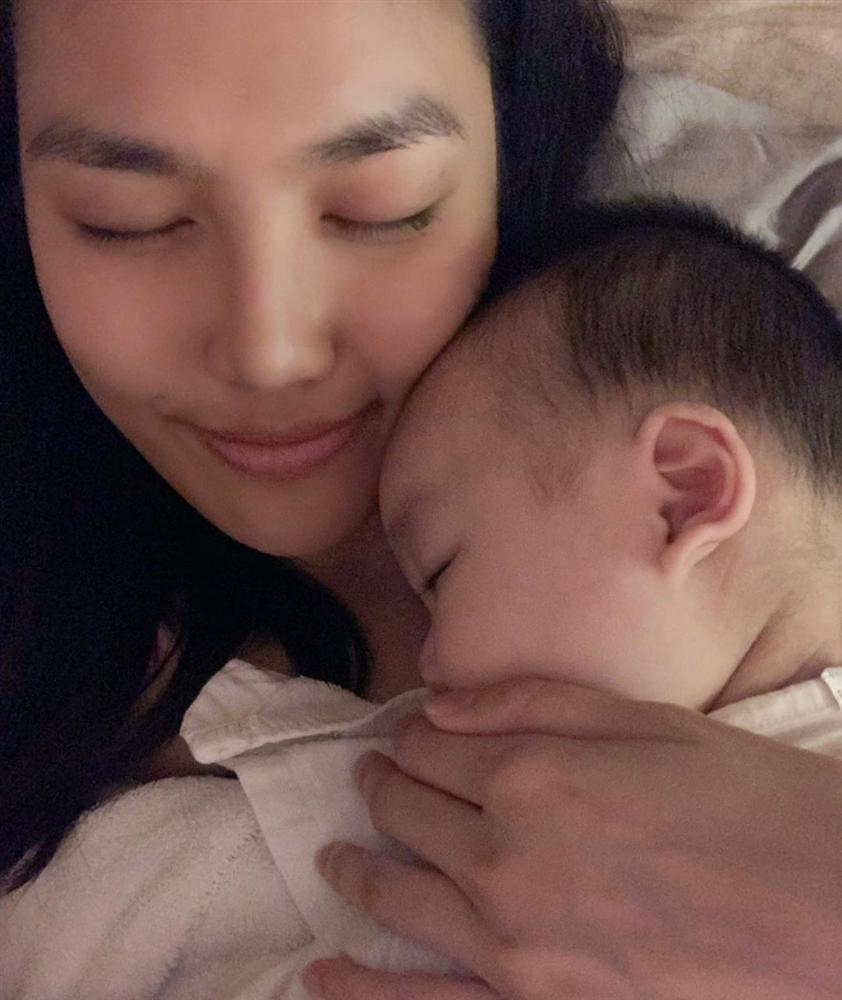 Lan Khuê giấu mặt con ròng rã nhưng chồng đại gia cứ thích công khai-9