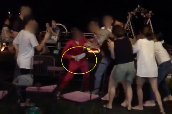 Cô gái bị đánh ghen, lột đồ ở quán cafe đã trình báo công an