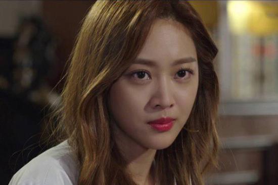 Bị chị gái chồng nói là 