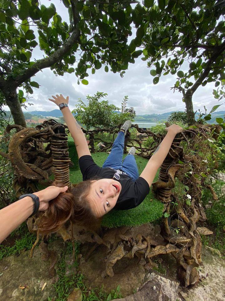 Vi vu Đà Lạt nhưng vẫn hóng đánh ghen ở thủ đô, 9X theo trend chụp bộ ảnh túm tóc giật ngược-5