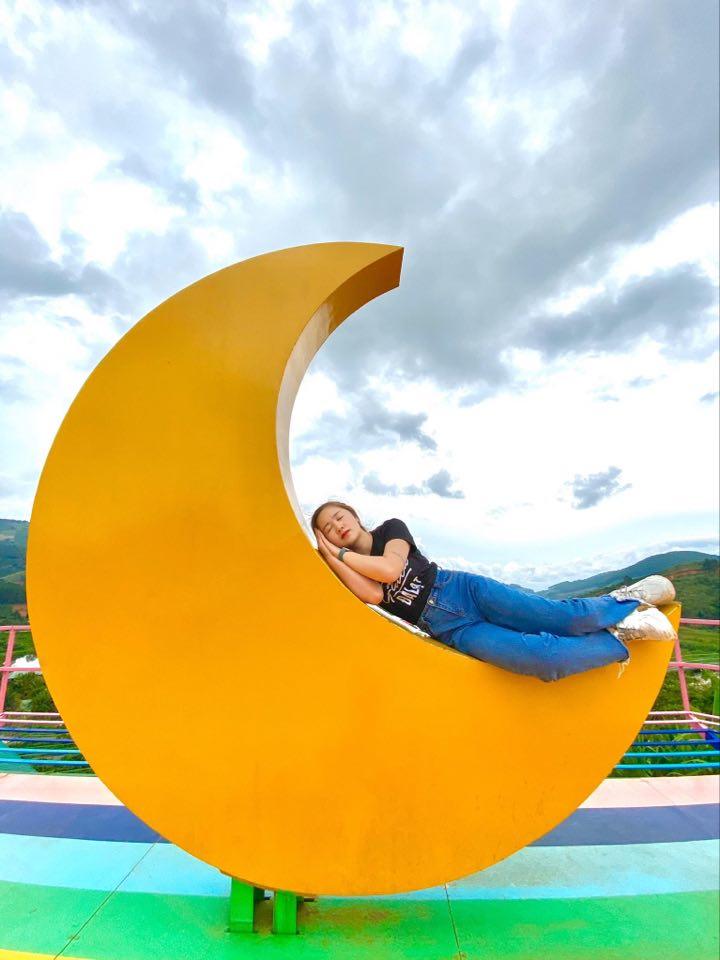 Vi vu Đà Lạt nhưng vẫn hóng đánh ghen ở thủ đô, 9X theo trend chụp bộ ảnh túm tóc giật ngược-6