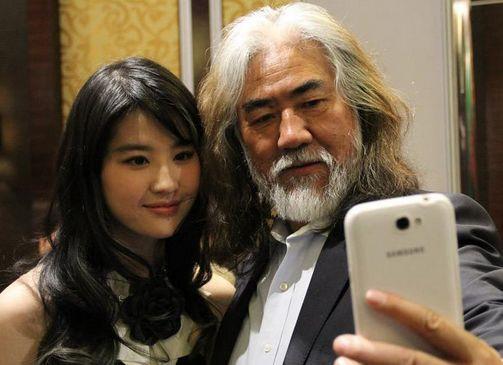 Đạo diễn 69 tuổi Trương Kỷ Trung khoe con gái mới chào đời-6