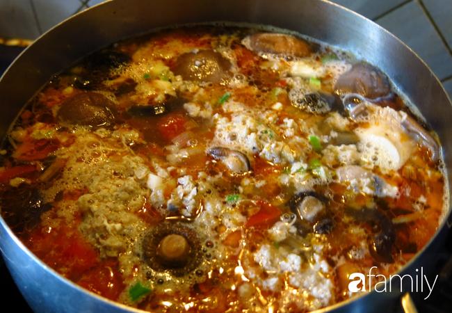 Food Blogger Liên Ròm bày cách nấu canh bún chay mà không cần đậu hũ, ngon bất ngờ!-4