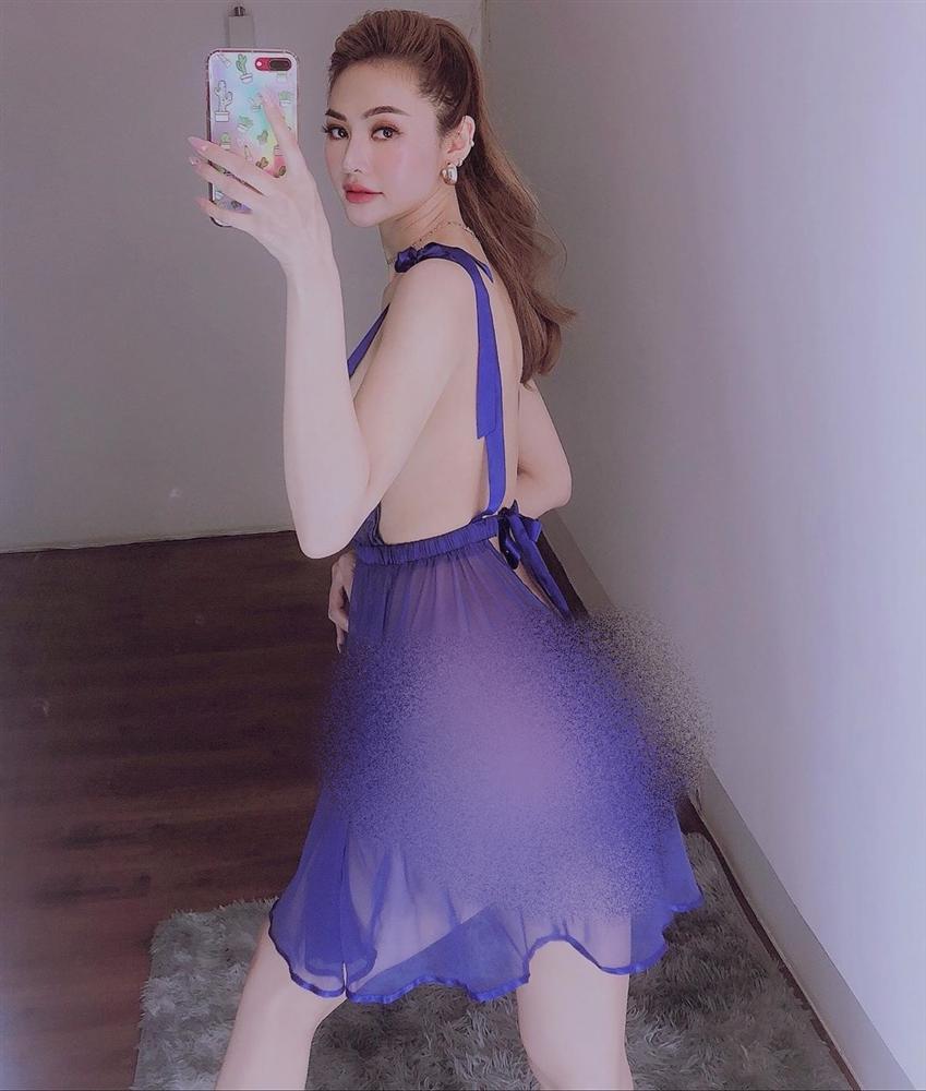 Bộ ba người đẹp Việt thường xuyên khủng bố mạng xã hội bằng ảnh khoe thân-3