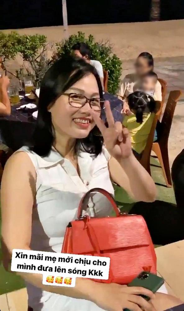 Bạn gái Quang Hải lần đầu khoe mẹ ruột, nhìn qua cứ ngỡ hai chị em-2