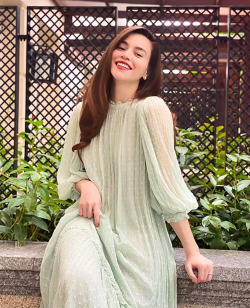 Pha xử lý cồng kềnh của Hà Hồ: Tự làm lộ bụng to tướng xong xóa đi thay ảnh photoshop cực nuột-12