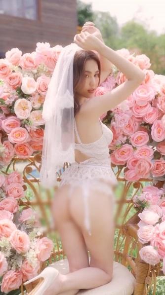 Tung clip nội y nóng từng milimet, triết lý mặc hở của Ngọc Trinh còn kinh hãi hơn-5