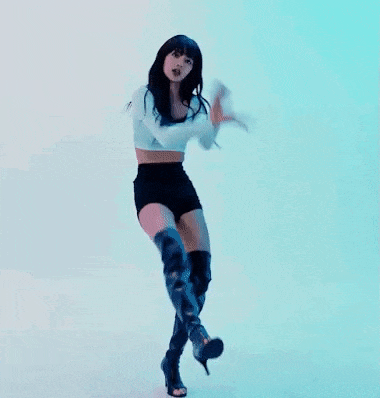 Những màn vũ đạo sexy nghẹt thở của Lisa khiến fan bất chấp rớt liêm sỉ-2