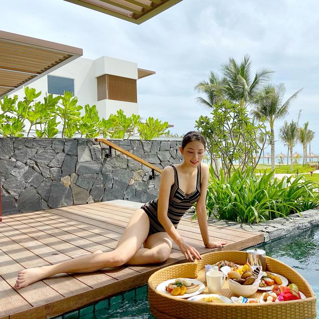 Hiếm hoi khoe ảnh áo tắm, em dâu tương lai Hà Tăng khiến người người mê mẩn-1