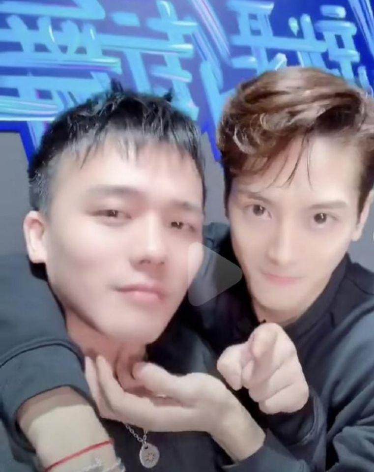 Loạt sao Hoa ngữ biến dạng khó đỡ khi vô tình lọt vào app làm đẹp-8