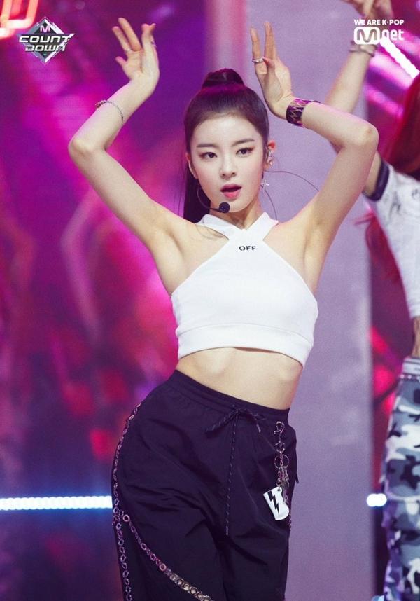 Khả năng vũ đạo yếu kém, LiA ITZY liên tục bị chê thê thảm-1