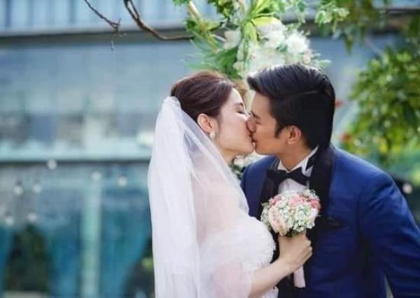 Khán giả đều cảm thấy rất vui mừng khi bộ phim kết thúc có hậu khi nhân vật chính về chung một nhà sau khi trải qua bao nhiêu khó khăn, gian truân.