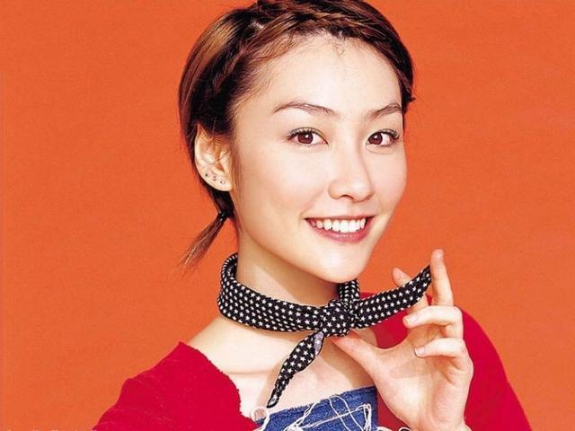 Loạt mỹ nhân dính ảnh nóng Trần Quán Hy: Tình duyên khổ ải, xuống tóc đi tu-7