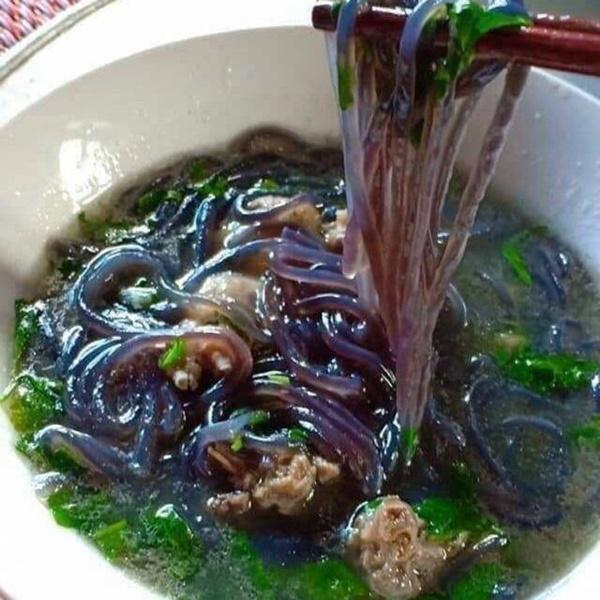 Sợi miến dong đen sì như sợi tóc đang bán tràn ngập, hóa ra là đặc sản hiếm có-3