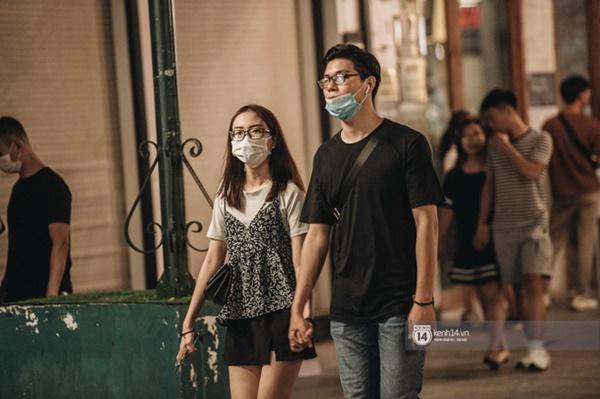 Tạ Hiện trở lại ngày Hà Nội trở lạnh: Người đông nghịt không có chỗ nhích chân-4