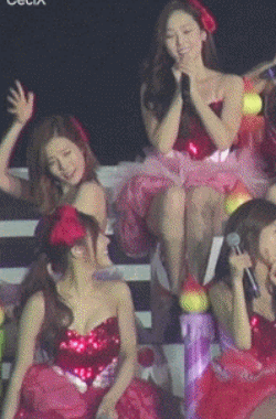 Phát hành tự truyện như thể là nạn nhân, Jessica bị đào mộ khoảnh khắc xấu tính-7