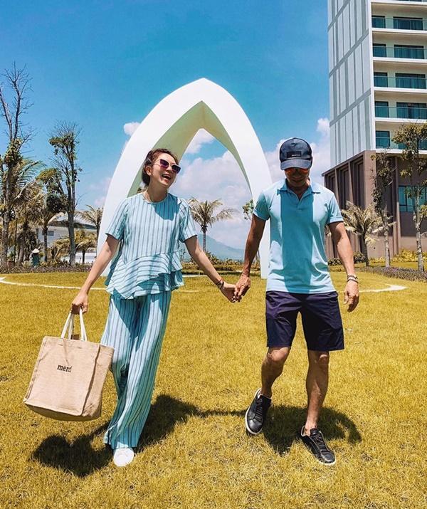 Vợ chồng Lý Hải - Minh Hà cùng nhau đi chơi vào dịp cuối tuần.