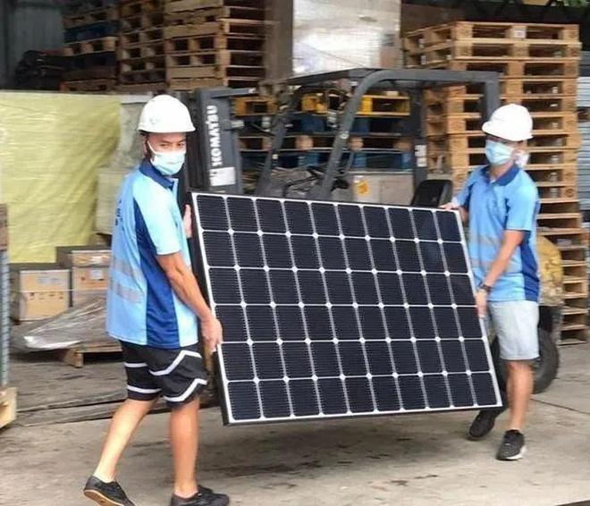 Tài tử TVB Bành Hoài An làm phục vụ quán ăn-3