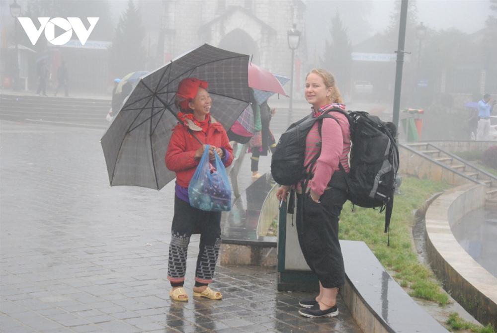 Nhiệt độ giảm sâu, Sa Pa rét nhất kể từ đầu Thu-1