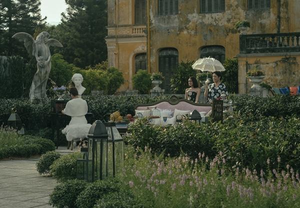 Dàn sao Việt xót xa khi bối cảnh phim Gái già lắm chiêu 5 bị bão số 5 tàn phá-5