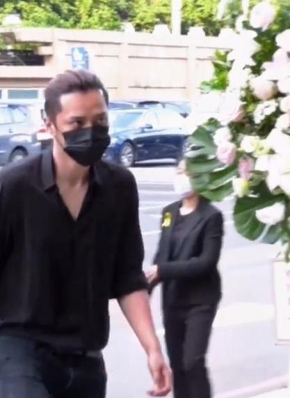 Dương Thừa Lâm, Giả Tịnh Văn cùng nhiều sao lớn đến viếng Hoàng Hồng Thăng-7