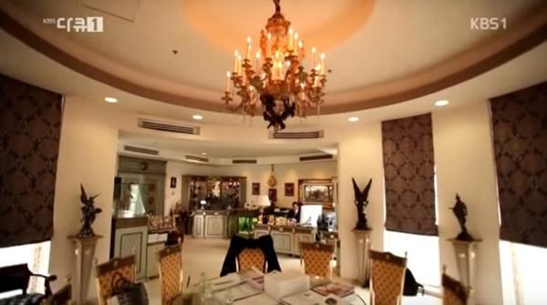 Những mỹ nhân Việt nức tiếng một thời giờ ở cơ ngơi khủng, mẹ chồng Hà Tăng cũng góp mặt-9