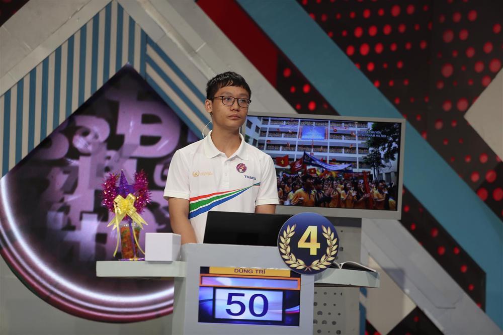 Các thí sinh bước vào phần thi Khởi động-2