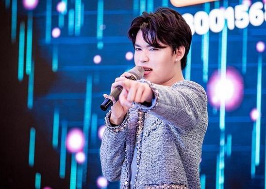 Không phải mượn áo vợ, Trấn Thành hóa ra mặc áo đôi điệu đà với Quang Trung-6