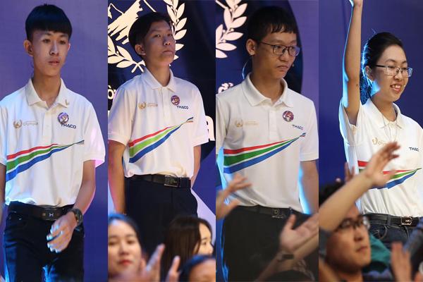 Các thí sinh lần lượt bước vào phần thi Về đích-1