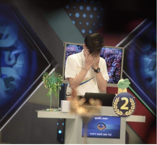 Á quân Đường lên đỉnh Olympia bật khóc, nói về Quán quân Thu Hằng chỉ với 2 từ-2