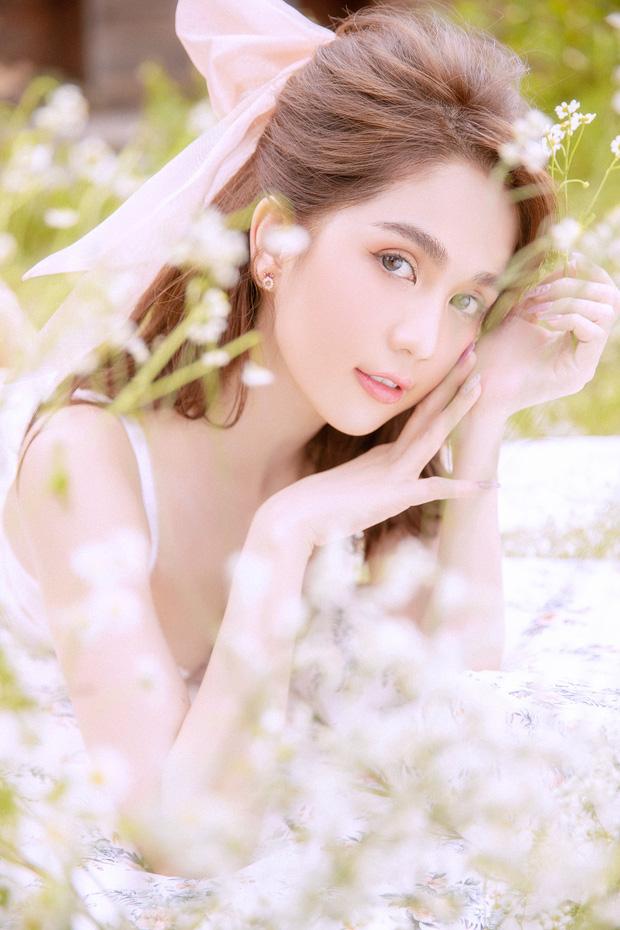 Ngọc Trinh đăng bộ ảnh nội y đón tuổi 31 nhưng bị khuyên già rồi nghỉ đi-2