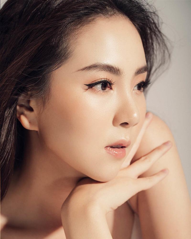 BTV Mai Ngọc xứng danh hoa khôi nhà Đài với khoảnh khắc tiên tử đánh dấu cột mốc tuổi 30-4