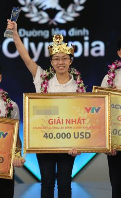 Cận cảnh vòng nguyệt quế bằng vàng thật của tân Quán quân Olympia 2020-8