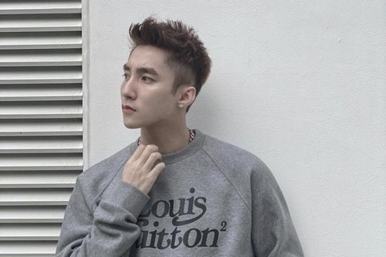 Sơn Tùng M-TP bất ngờ tung demo bản ballad khoe giọng siêu ngọt ngào, nhưng 'cua gắt' quá làm fan không kịp chuẩn bị!