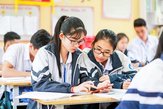 Cho những ai tò mò muốn biết: Bảng lương chi tiết giáo viên sẽ được nhận theo dự thảo xếp lương mới