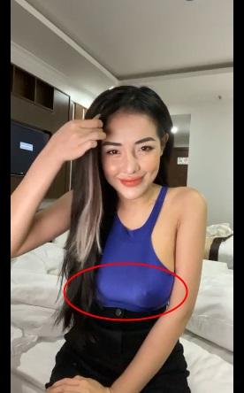 Ngân 98 Lộ Nhũ Hoa Khi Đang Livestream - 2Sao