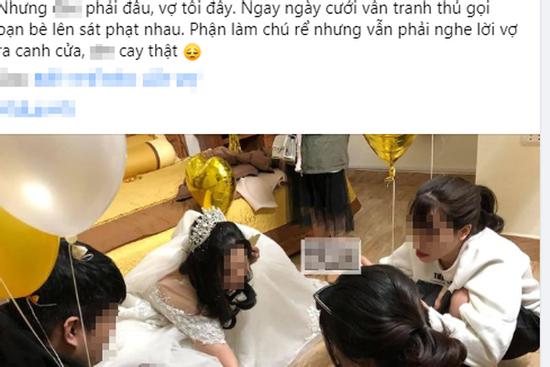 Bức ảnh ngày cưới cô dâu ngồi đánh bài, chú rể canh cửa khiến dân mạng cười ngất