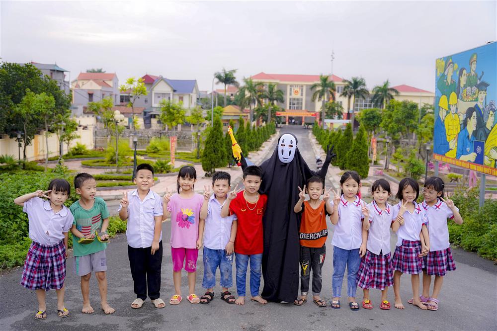 Vô Diện xuất hiện trên phố Hà Nội dịp Trung Thu-12