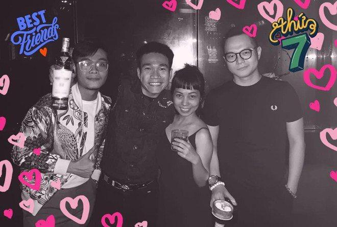 Lộ bằng chứng yêu đương của HLV Rap Việt: Hóa ra yêu 10 năm chưa cưới?-1